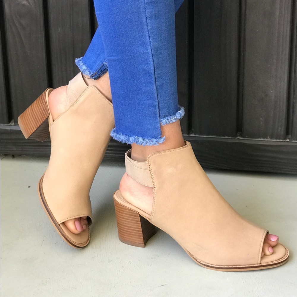 NIB Leather Stretch Ankle Band Peep Toe Booties - Picture 2 of 7